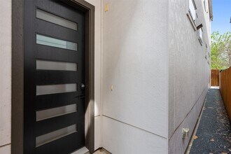 1136 Adele St in Houston, TX - Building Photo - Building Photo