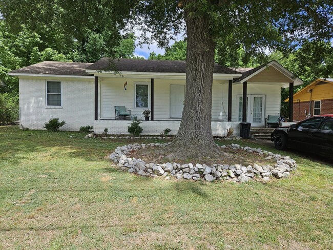 1155 Highland St in Brownsville, TN - Building Photo - Building Photo