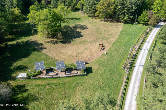 15 Lorin Dee Dr in Westerlo, NY - Foto de edificio - Building Photo