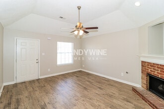 1130 Cross Wood Ln in Cordova, TN - Foto de edificio - Building Photo