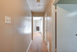 4739 Parkland St in Pasadena, TX - Foto de edificio - Building Photo