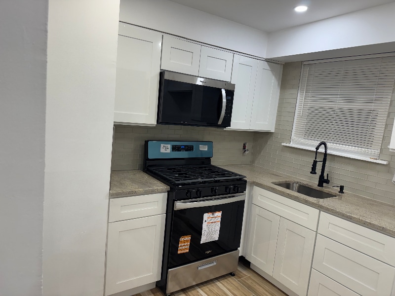 9405 Kirkwood Rd in Philadelphia, PA - Building Photo