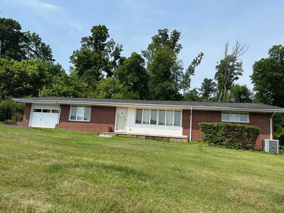 262 Rock Springs Dr in Kingsport, TN - Building Photo