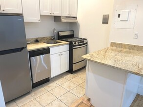172 Newbury St, Unit 4 in Boston, MA - Building Photo - Building Photo