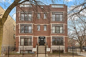 2659 W Walton St, Unit #1w in Chicago, IL - Foto de edificio - Building Photo