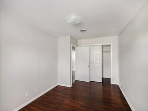 2422-1/2 S 16th St in Omaha, NE - Building Photo - Building Photo