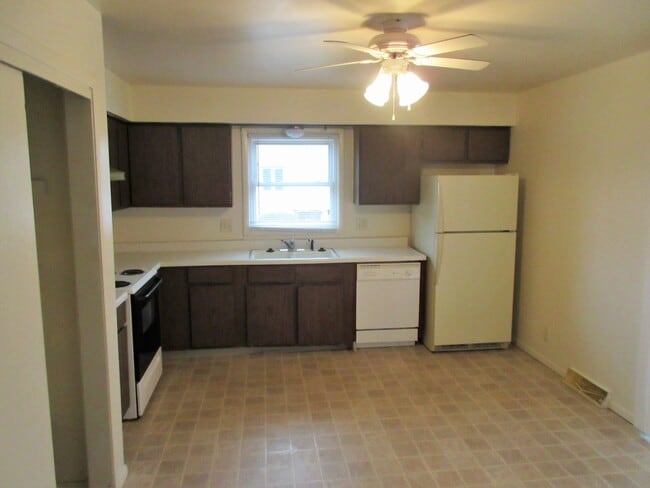 3224-3226 Berkshire Rd in Janesville, WI - Building Photo - Building Photo