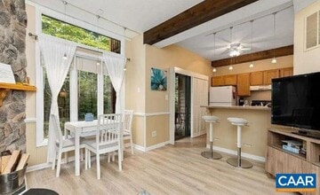 718 Laurelwood in Roseland, VA - Building Photo - Building Photo