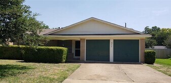 511 Cambridge Dr in Richardson, TX - Building Photo