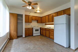 Woodland Court in Milwaukee, WI - Building Photo