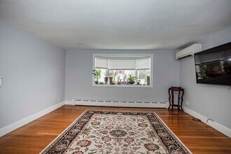 10 Oak St in Quincy, MA - Building Photo - Building Photo