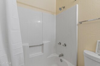 114 E Paseo del Rio in Flagstaff, AZ - Building Photo - Building Photo