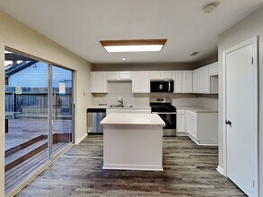 8314 Greenleaf Lake Dr in Houston, TX - Building Photo - Building Photo