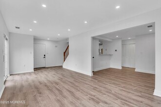 194 Crooked Stick Ct in Howell, NJ - Building Photo - Building Photo