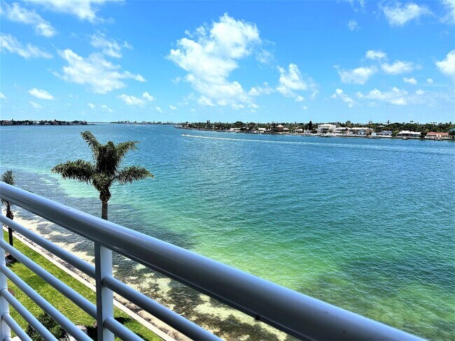property at 6083 Bahia Del Mar Cir