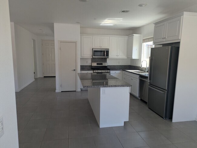 11555 W Starcross Dr in Desert Hot Springs, CA - Building Photo - Building Photo