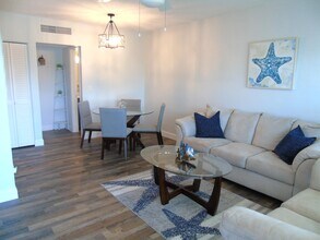 309 Circle Dr S in Boynton Beach, FL - Building Photo - Building Photo