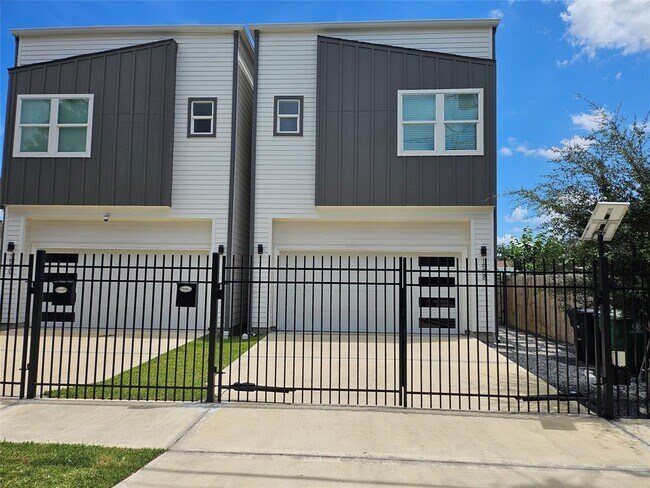 property at 1508 Weiss St