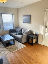 3437 N Lakewood Ave, Unit 1 in Chicago, IL - Foto de edificio - Building Photo