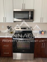 615 N 1st St in Selah, WA - Foto de edificio - Building Photo