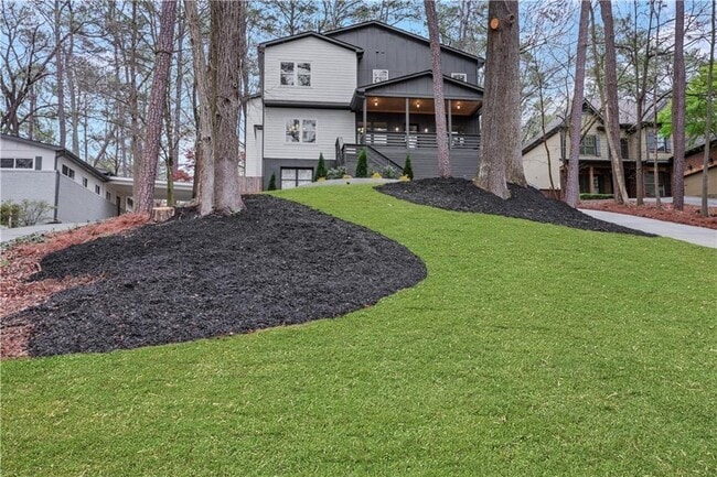 2497 Wawona Dr NE in Atlanta, GA - Building Photo - Building Photo