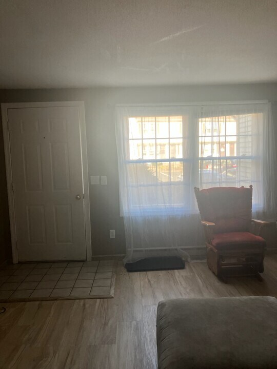 814 Court St, Unit E in Keene, NH - Building Photo