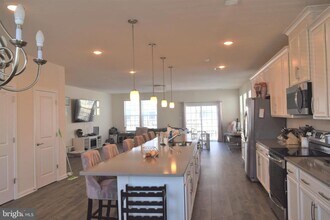 6947 Stoddert Ln in Hyattsville, MD - Building Photo - Building Photo