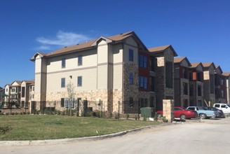 Bella Vista in Alton, TX - Building Photo - Building Photo