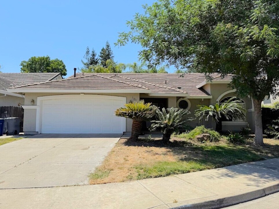 1018 Kiwi Ct in Merced, CA - Building Photo