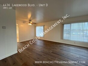 4436 Lakewood Blvd-Unit -Unit D in Long Beach, CA - Foto de edificio - Building Photo