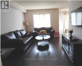 36 Eastport Dr in Toronto, ON - Building Photo - Building Photo
