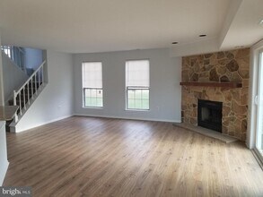 1722 McNelis Dr in Southampton, PA - Building Photo - Building Photo