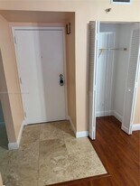 901 Hillcrest Dr in Hollywood, FL - Building Photo