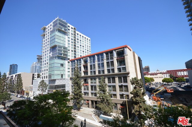 1100 S Grand Ave-Unit -A303 in Los Angeles, CA - Foto de edificio