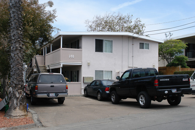 140 4th St in Del Mar, CA - Foto de edificio - Building Photo