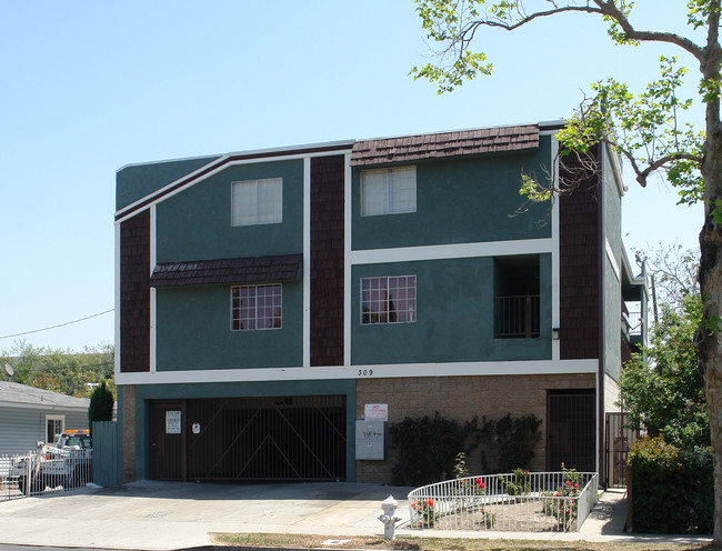 309 S Flower St in Santa Ana, CA - Building Photo - Building Photo