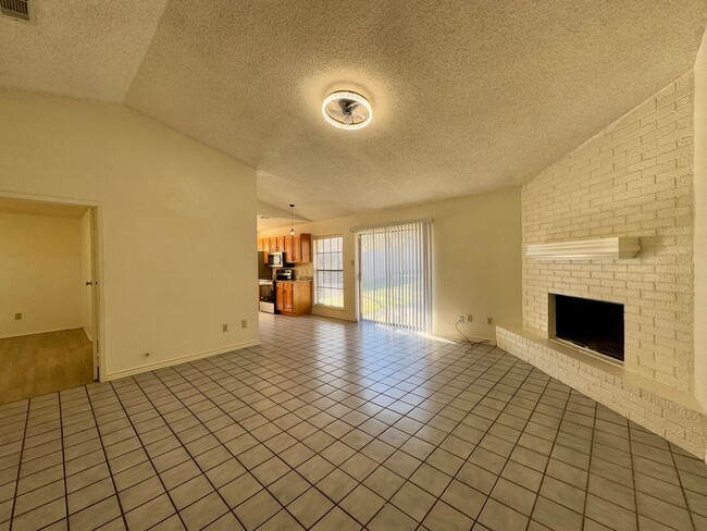 2201 Century Dr in Waco, TX - Foto de edificio - Building Photo