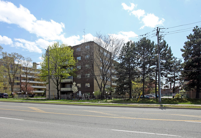 76 Parkwoods Village Dr in Toronto, ON - Building Photo - Building Photo