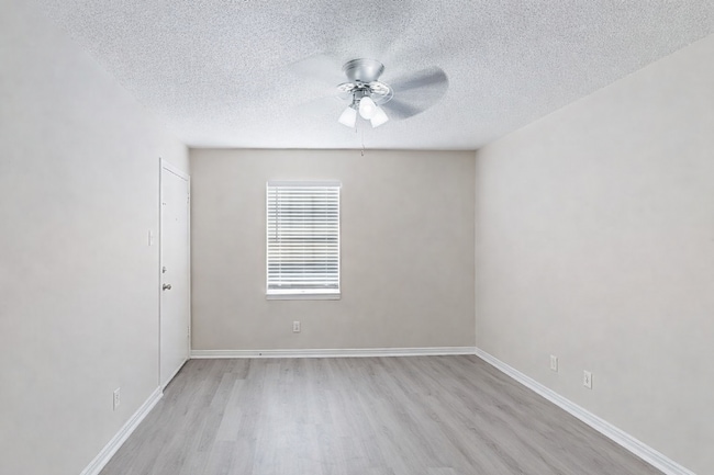 Heritage Oaks @ Navco (Promotion!) in Mobile, AL - Building Photo - Building Photo