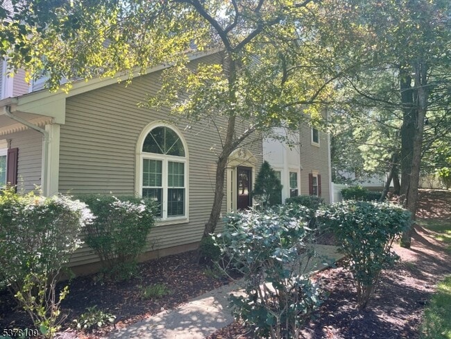 17 Cameo Ct