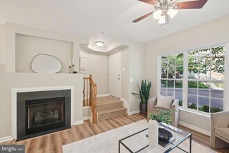 6103 Aster Haven Cir, Unit 149 in Haymarket, VA - Building Photo - Building Photo