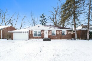 19200 Mayfair Ln in Warrensville Heights, OH - Building Photo