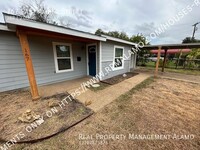 167 E Amber St in San Antonio, TX - Foto de edificio - Building Photo