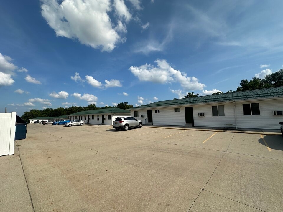 25719 W Bridge St in Channahon, IL - Building Photo