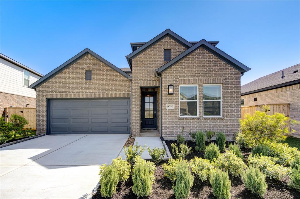 9750 Pettus Crk Dr in Cypress, TX - Building Photo