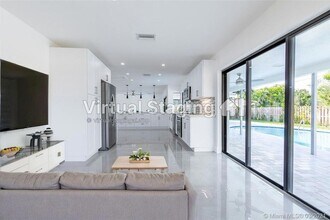 1001 NW 6th Dr in Boca Raton, FL - Building Photo - Building Photo