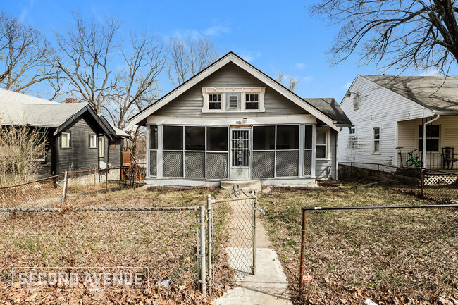 property at 5121 Agnes Ave