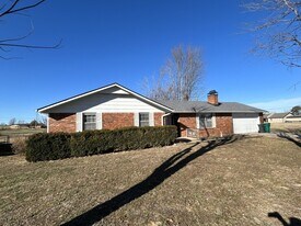 902 S 17th St in Rogers, AR - Building Photo
