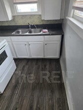 1023 Barrie Ave in Flint, MI - Building Photo - Building Photo