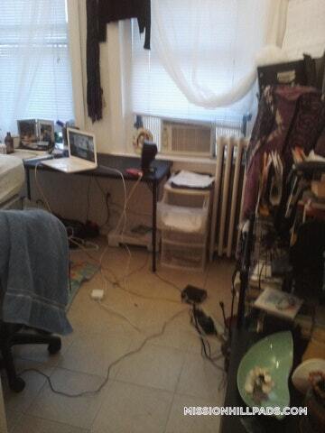 28 S Huntington Ave, Unit 202 in Boston, MA - Building Photo - Building Photo